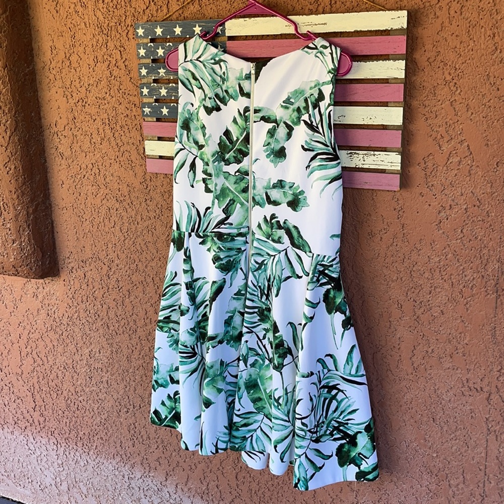 Dress - Picture 6 of 7